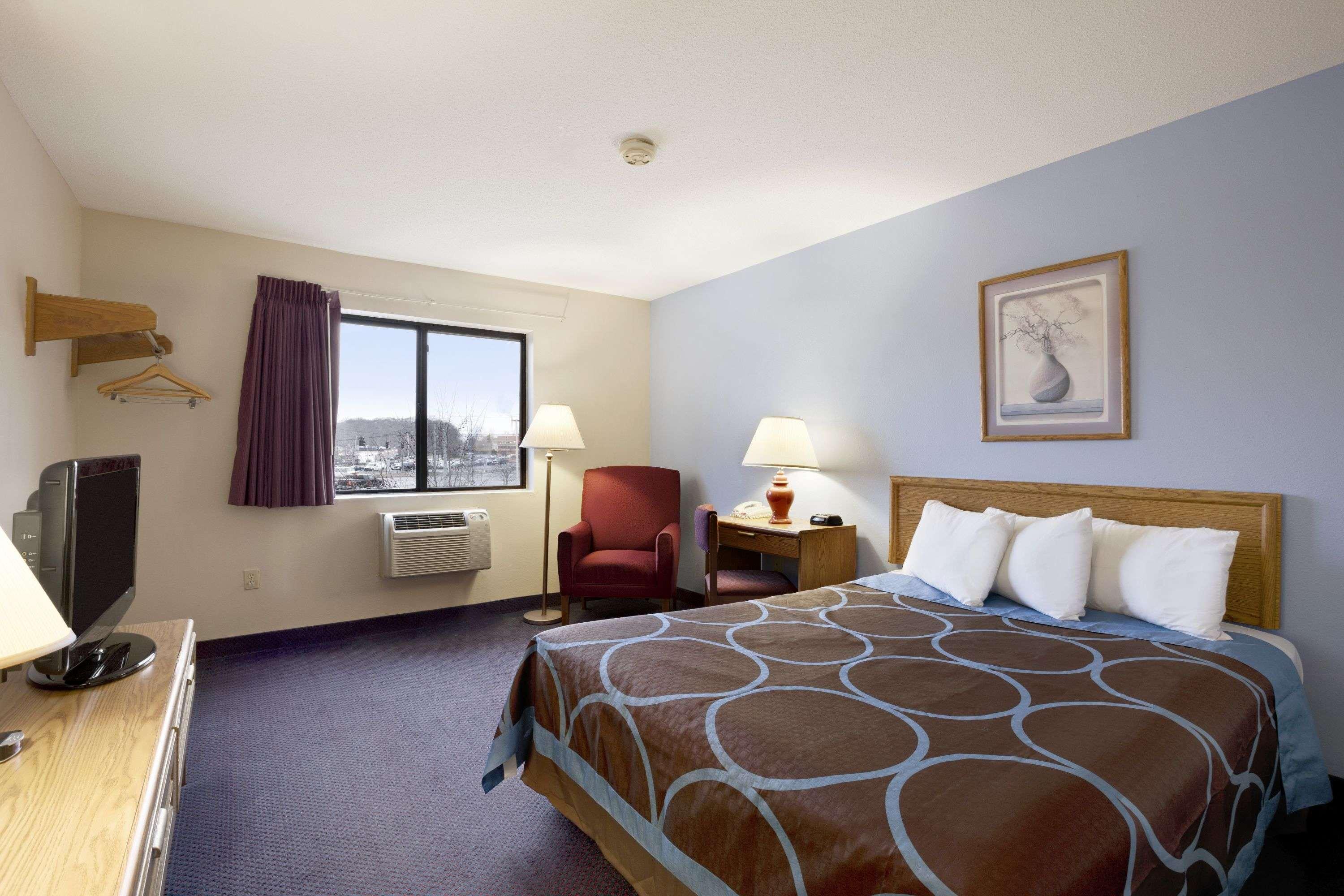 Super 8 By Wyndham Cromwell/Middletown Hotel Bagian luar foto