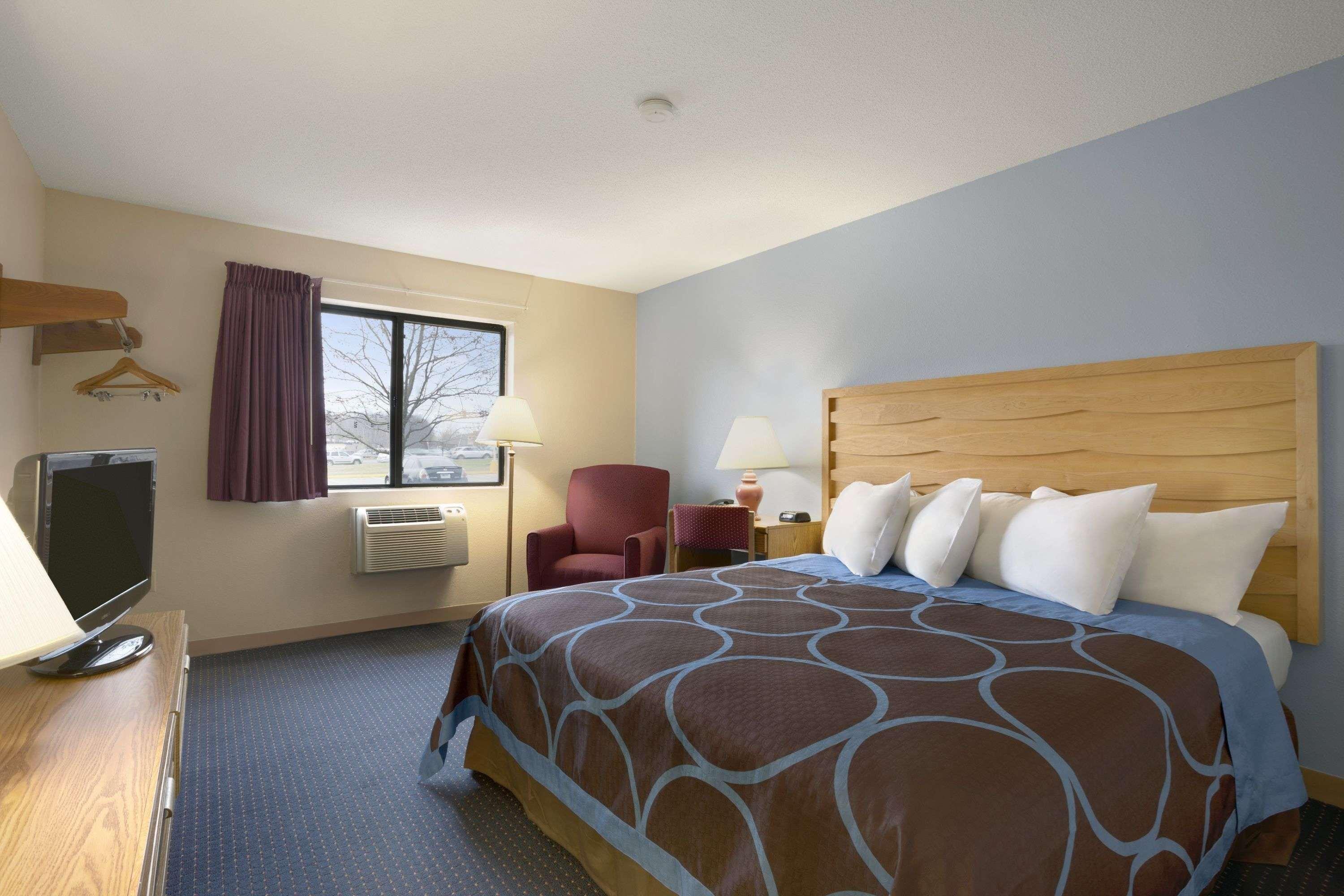 Super 8 By Wyndham Cromwell/Middletown Hotel Bagian luar foto