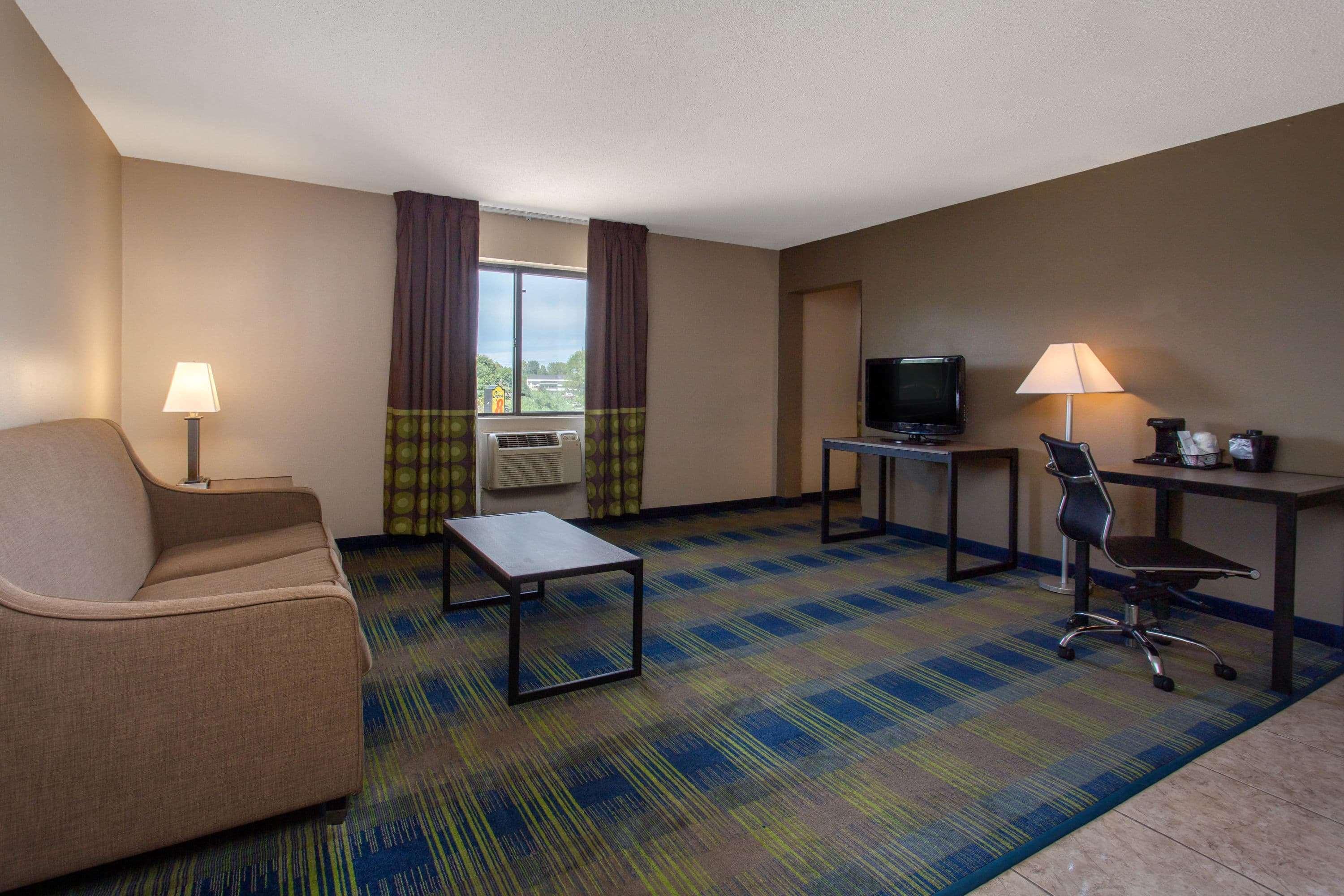 Super 8 By Wyndham Cromwell/Middletown Hotel Bagian luar foto