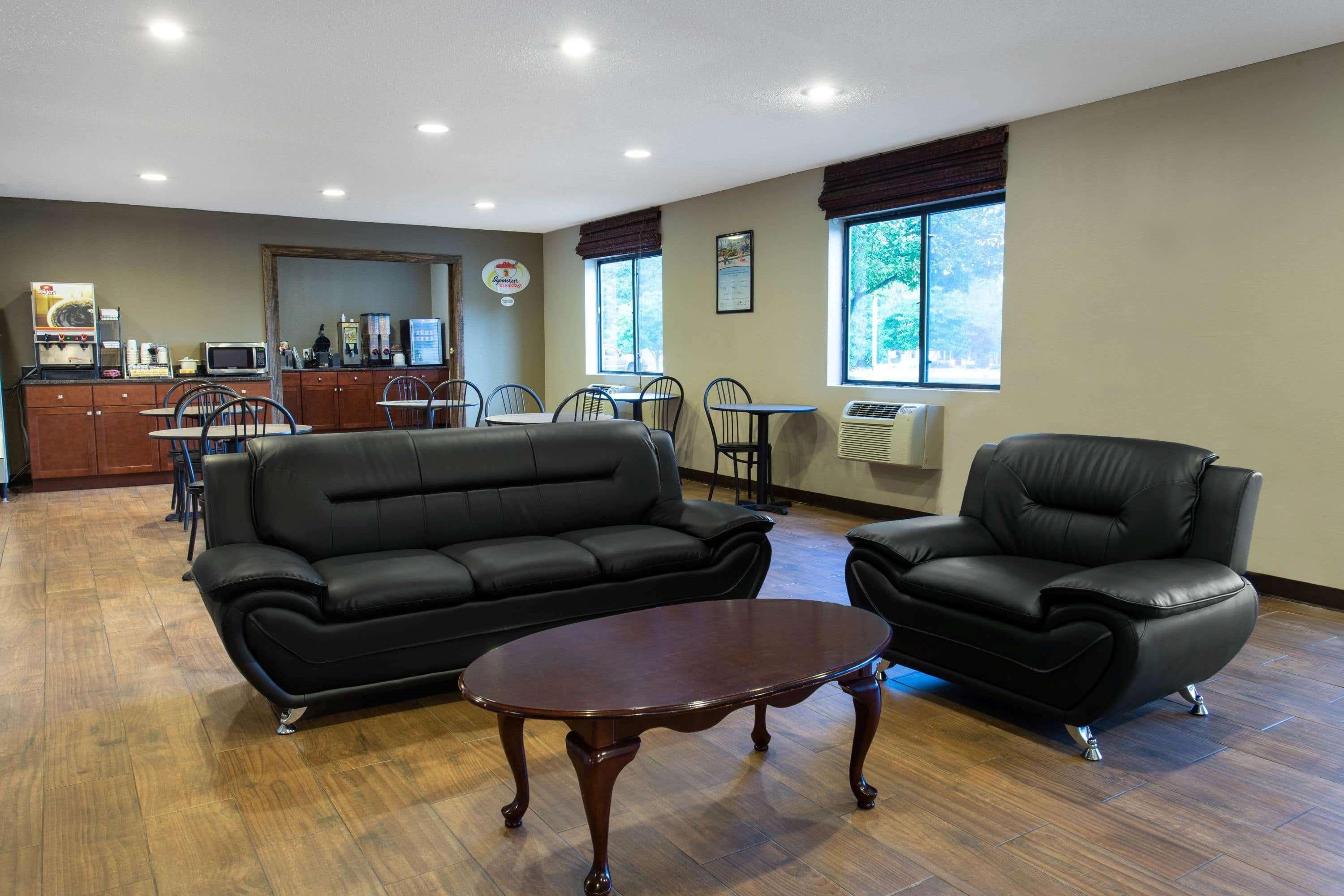 Super 8 By Wyndham Cromwell/Middletown Hotel Bagian luar foto